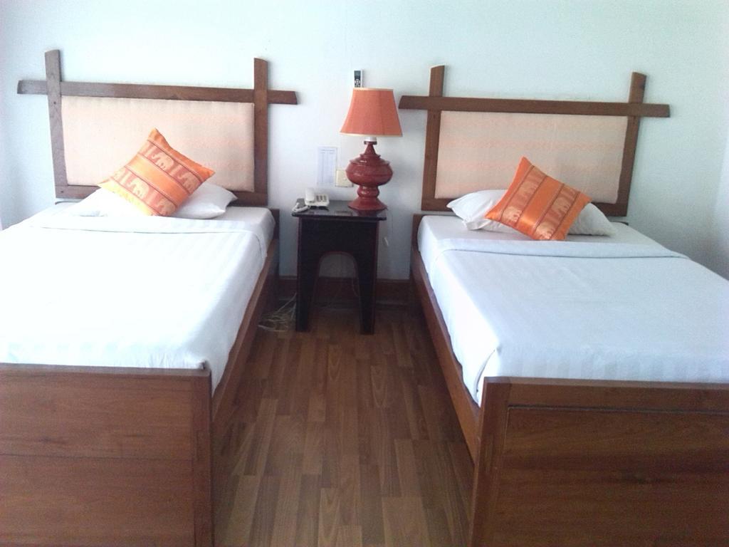 Lawkanat Hotel Баган Екстериор снимка