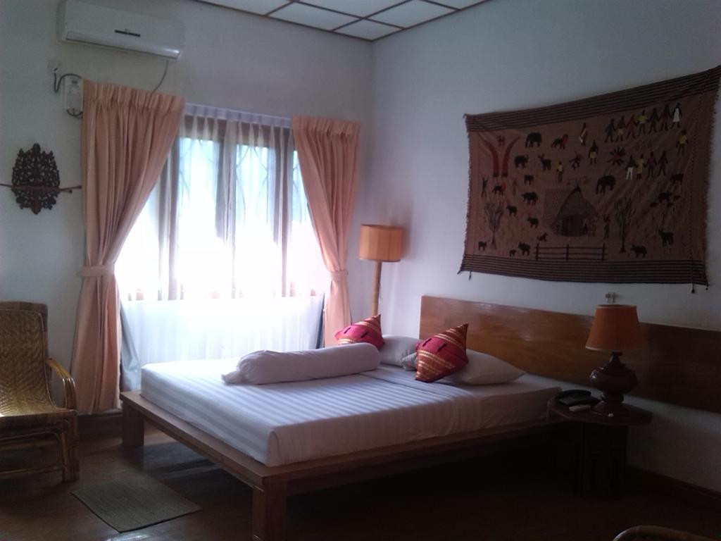 Lawkanat Hotel Баган Екстериор снимка